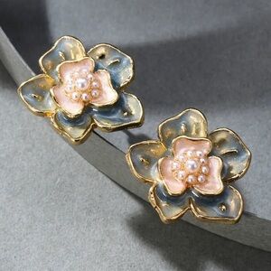 Enamel Flower Stud Earrings Gold Tone Pearl Center NWT